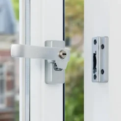 Raambeslag|Raamsluiting > AXA raamsluiting links aluminium SKG 1-ster