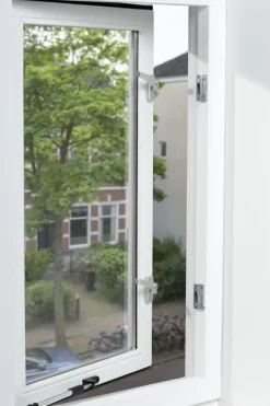 Raambeslag|Raamsluiting > AXA raamsluiting links aluminium SKG 1-ster