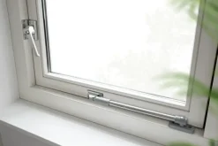 Raambeslag|Raamsluiting > AXA Raamsluiting met slot SKG 1-ster rechts aluminium