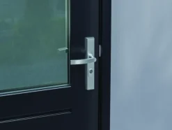 Deurbeslag Buitendeur|Deurklinken > AXA veiligheidsbeslag Edge achterdeur aluminium smal schild met SKG 3-sterren 92 mm