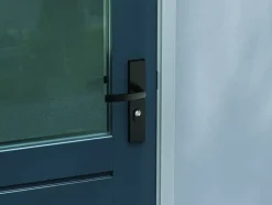 Deurbeslag Buitendeur|Deurklinken > AXA veiligheidsbeslag Edge achterdeur zwart langschild met SKG 3-sterren 72 mm