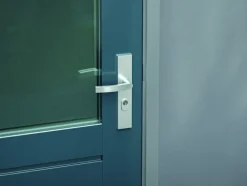 Deurbeslag Buitendeur|Deurklinken > AXA veiligheidsbeslag Edge achterdeur aluminium langschild met SKG 3-sterren 55 mm