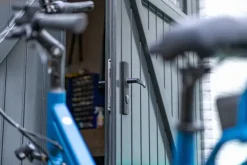 Deurbeslag Buitendeur|Deurklinken > AXA Veiligheidsbeslag LS met kerntrekbeveiliging SKG-3 sterren achterdeur 72 mm zwart