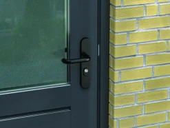Deurbeslag Buitendeur|Deurklinken > AXA veiligheidsbeslag Oval achterdeur zwart langschild met SKG 3-sterren 55 mm