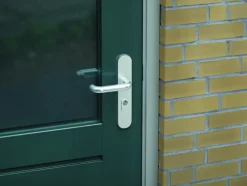 Deurbeslag Buitendeur|Deurklinken > AXA veiligheidsbeslag Oval achterdeur aluminium langschild met SKG 3-sterren 92 mm
