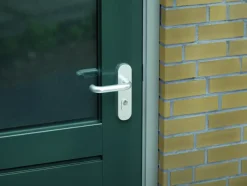 Deurbeslag Buitendeur|Deurklinken > AXA veiligheidsbeslag Oval achterdeur aluminium kortschild met SKG 3-sterren 72 mm