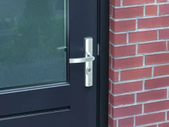 Deurbeslag Buitendeur|Deurklinken > AXA Veiligheidsbeslag Smal met kerntrekbeveiliging SKG-3 sterren achterdeur 72 mm