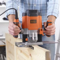 Frees, Slijp & Schaafmachines > BLACK+DECKER bovenfrees KW1200E-QS