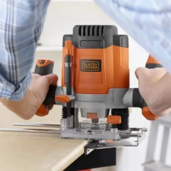 Frees, Slijp & Schaafmachines > BLACK+DECKER bovenfrees KW1200E-QS
