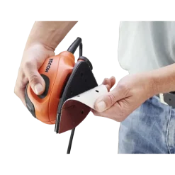 Schuurmachines > BLACK+DECKER Detailschuurmachine BEW230K-QS incl. 6 schuurvellen / koffer