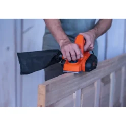 Frees, Slijp & Schaafmachines > BLACK+DECKER schaafmachine 710W BEW712-QS