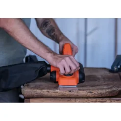 Frees, Slijp & Schaafmachines > BLACK+DECKER schaafmachine 710W BEW712-QS