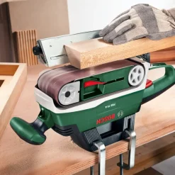 Schuurmachines > Bosch bandschuurmachine 06032a1000