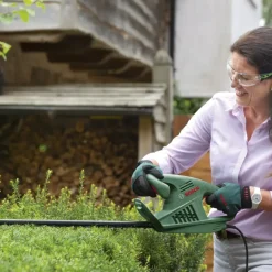 Heggenscharen > Bosch heggenschaar EasyHedgeCut 46