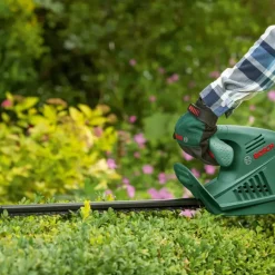 Heggenscharen > Bosch heggenschaar 420W EasyHedgeCut 45 cm