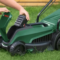 Grasmaaiers > Bosch 18V grasmaaier EasyMower incl. 4Ah accu + lader