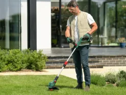 Grastrimmers > Bosch 18V trimmer Universal (zonder accu)