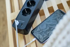 Stekkerdozen > Brennenstuhl stekkerdoos 4-voudig met 2 USB-aansluitingen en schakelaar zwart 1,5 meter