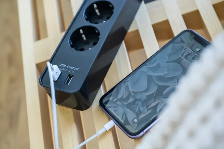 Stekkerdozen > Brennenstuhl stekkerdoos 4-voudig met 2 USB-aansluitingen en schakelaar zwart 1,5 meter
