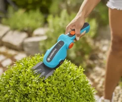 Grastrimmers > Gardena 3,6V grasschaar ClassicCut incl. wielen en steel