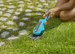 Grastrimmers > Gardena 3,6V grasschaar ClassicCut incl. wielen en steel