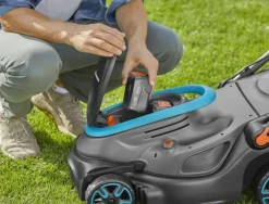 Grasmaaiers > Gardena 2x18V grasmaaier Powermax P4A 37cm (zonder accu)