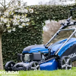 Grasmaaiers > Hyundai benzine grasmaaier 50,8cm 196cc (zelfrijdend) incl. elektrische starter