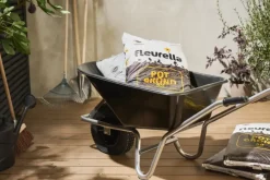 Kruiwagens > Talen Tools Kruiwagen met zwarte kunststof bak 100 liter