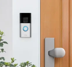 Intercoms & Deurbellen|Elektronische Beveiliging > Ring Video Deurbel Plus met Chime Bundel