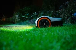 Grasmaaiers|Robotmaaiers > Segway Navimow robotmaaier i105E draadloos 500 m²