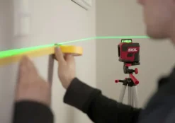 Kruislijnlasers|Waterpassen > SKIL kruislijnlaser / rotatielaser 360° groen 30m 1961DA Li-ion – incl. USB oplaadkabel en statief
