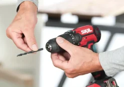 Accuboormachines|Boormachines > SKIL 20V accuboormachine, LED-lamp & handstofzuiger incl. 2.0Ah accu+lader combinatieset