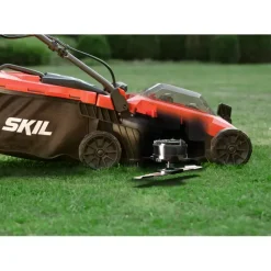 Grasmaaiers > SKIL 20V grasmaaier 0130BA brushless 34cm + 2 accu's 2,0Ah + snellader