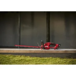 Heggenscharen > SKIL 20V heggenschaar 0438AA 45cm brushless incl. 2,0Ah accu + snellader