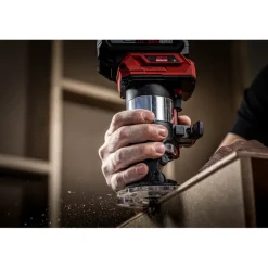 Overig Accu Gereedschap|Frees, Slijp & Schaafmachines > SKIL 20V kantenfrees / handfrees 3170CA brushless (zonder accu)