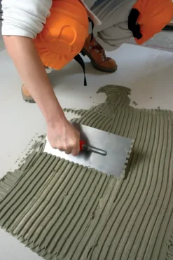 Toebehoren & Benodigdheden|Stuc Benodigdheden > Suki plakspaan met 6 mm vertanding