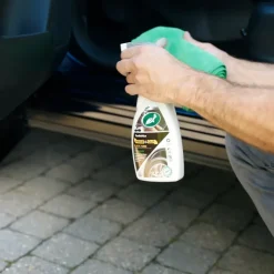 Auto Reinigings- & Poetsmiddelen > Turtle Wax 54148 inside & out plastic shine 500ml